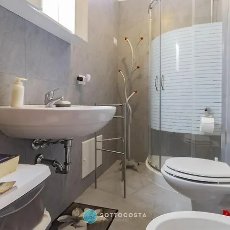 Apartment Garden Flat - *